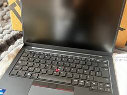 Ik verkoop een ThinkPad X1 Carbon Gen 11-( laptop) een L 13 Gen 4